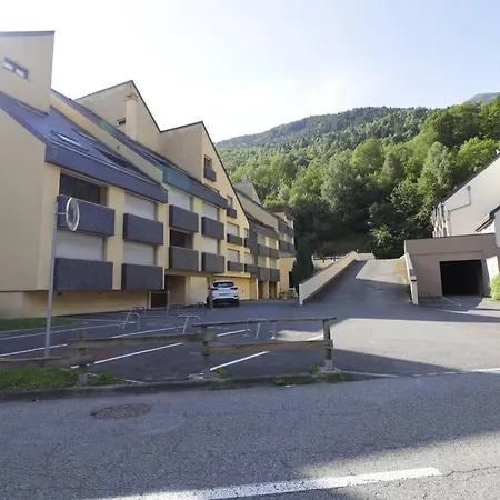 St Lary Village-vue Montagne. Daire