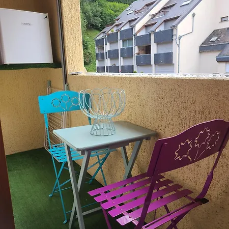 St Lary Village-vue Montagne.