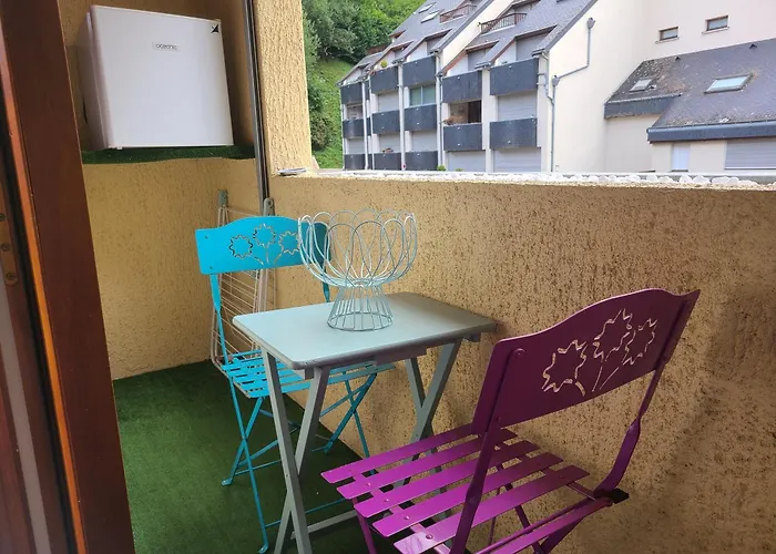 St Lary Village-vue Montagne.