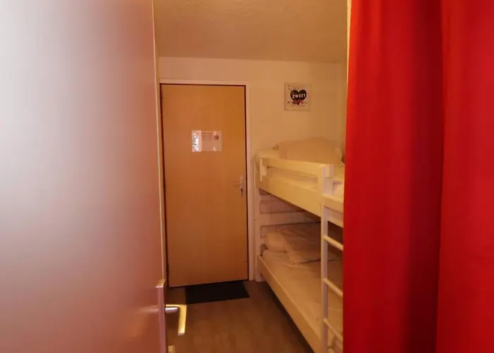 St Lary Village-vue Montagne. Daire Saint-Lary-Soulan